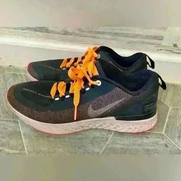 Nike Odessey Athletic Shoes React Shield Orange Black Size 8.5 Women - Picture 3 of 6